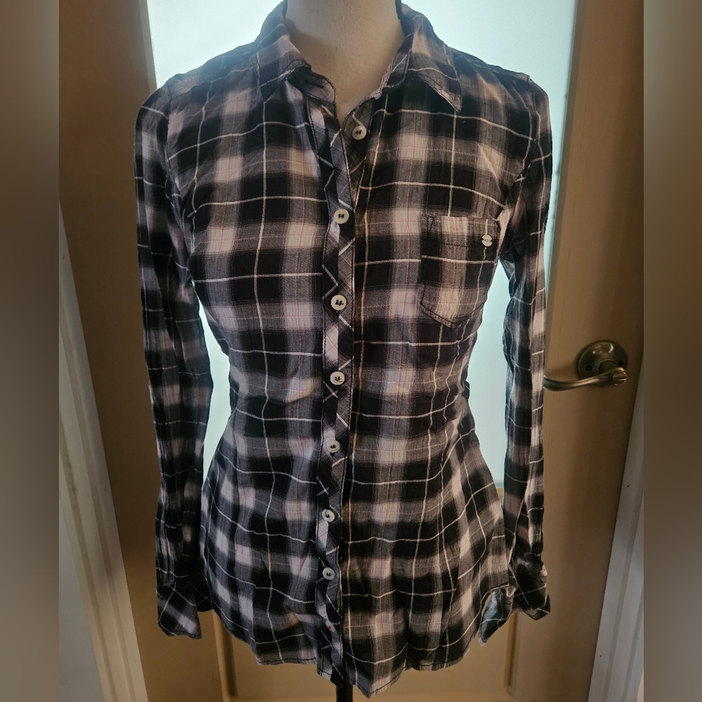 Guess long sleeve plaid top